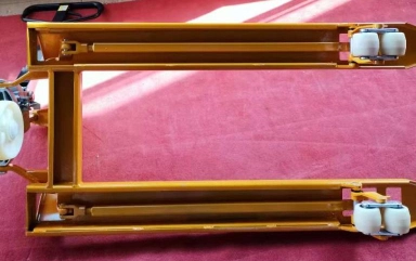 Yellow Manual Hydraulic Truck 