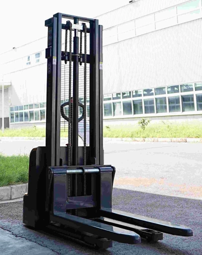 economical electrical stacker