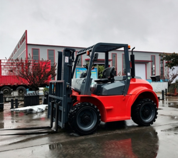 5 Overlooked Industries That Need Rough Terrain Forklifts