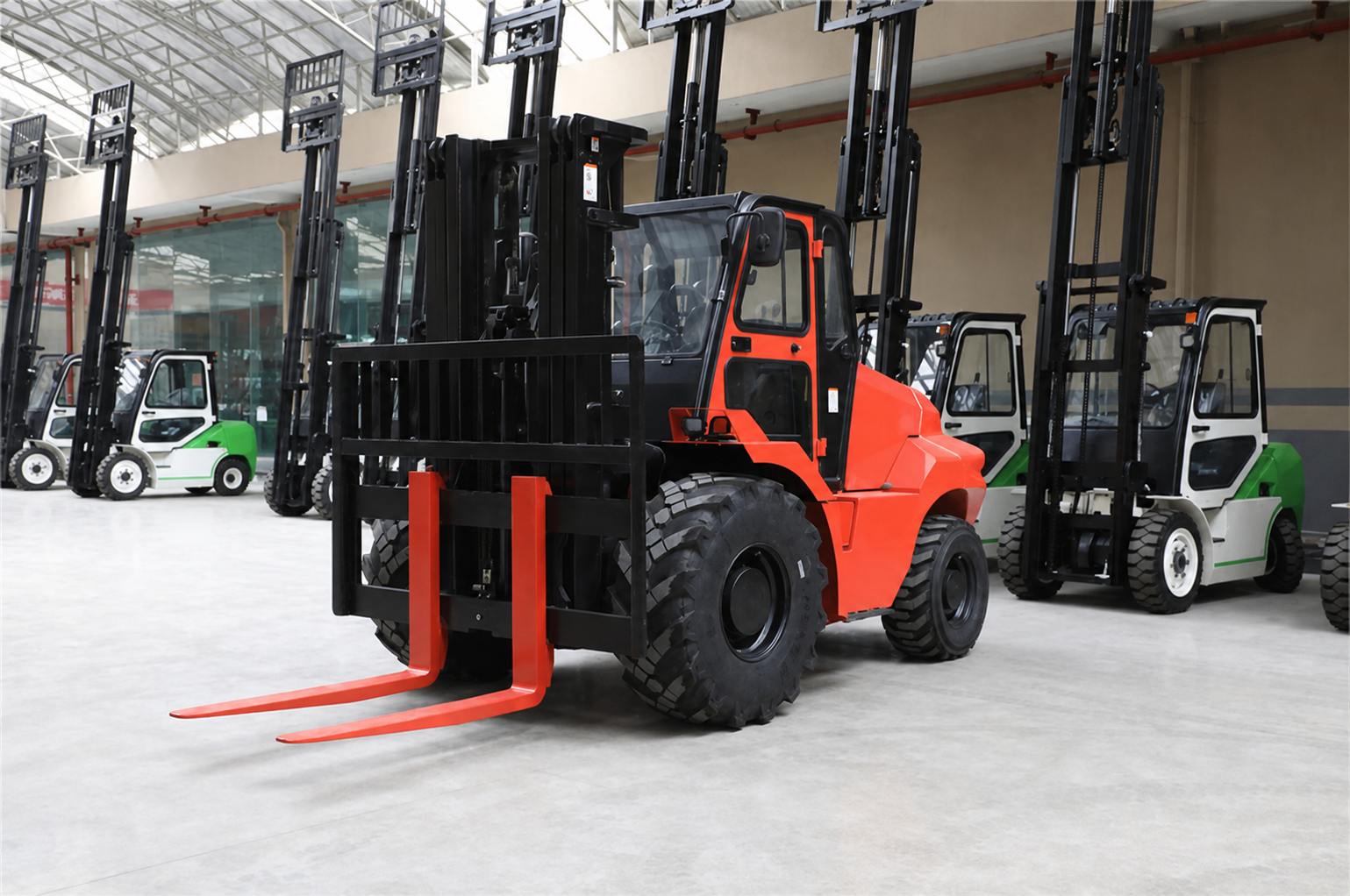 Can Rough Terrain Forklifts Handle Mud, Grass, and Slopes