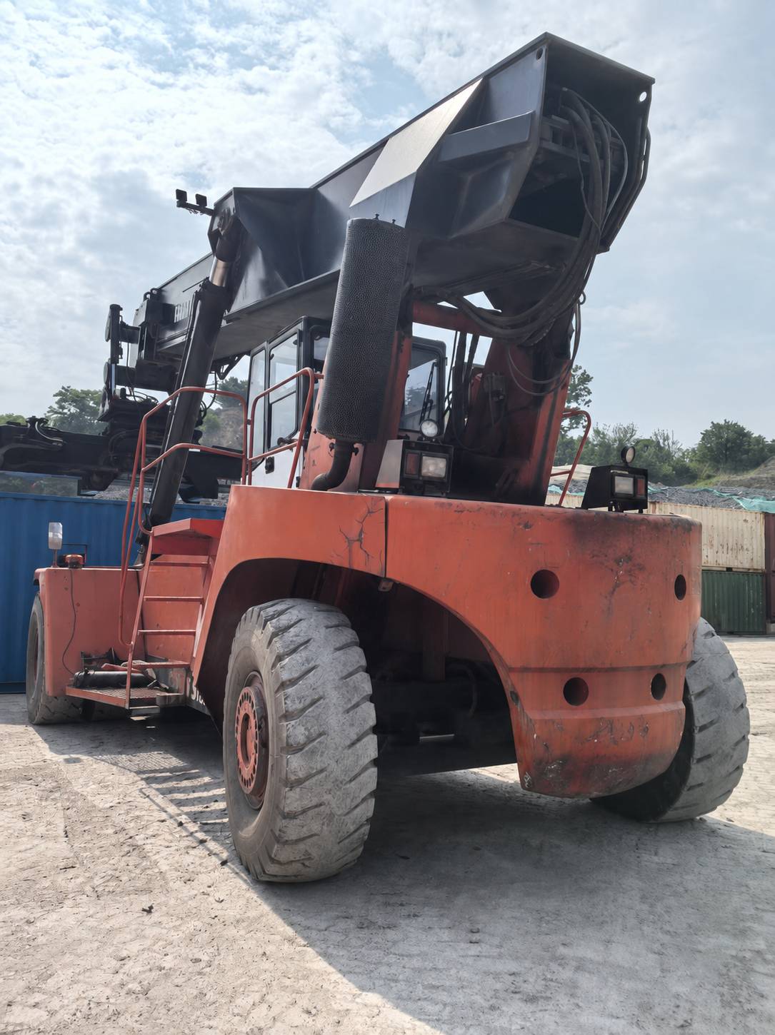 Used Fantuzzi 45ton reach stacker