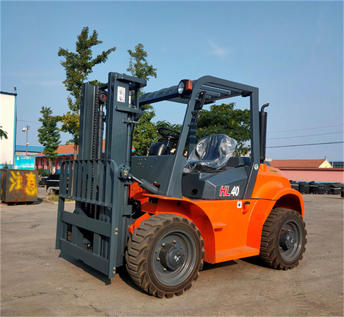 How to Choose the Right Rough Terrain Forklift Capacity插图1 4ton 4WD rough terrain forklift