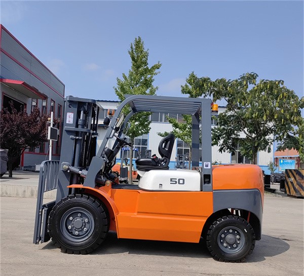 Forklift Load Center: Know Your Safe Capacity插图 Forklift Load Center Know Your Safe Capacity