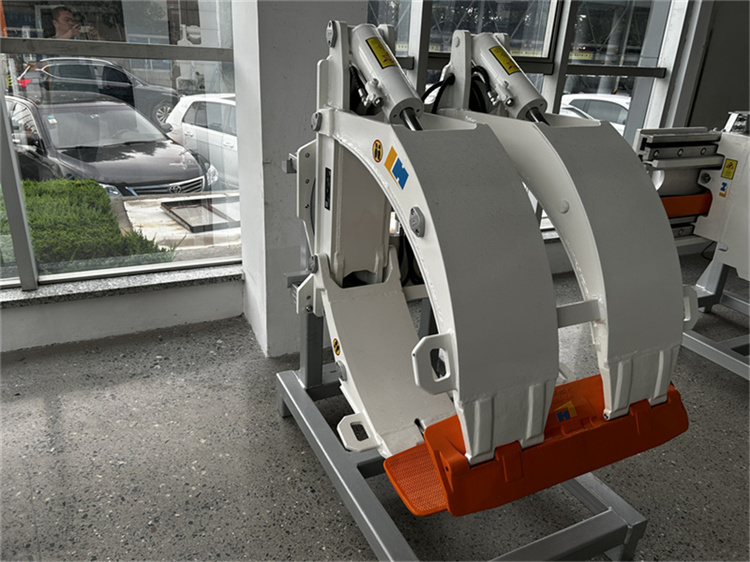 How to Choose the Right Forklift Paper Roll Clamp for Different Paper Roll Sizes插图2 Paper roll clamp left side