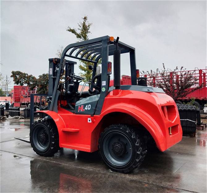 4ton 4WD rough terrain forklift 2