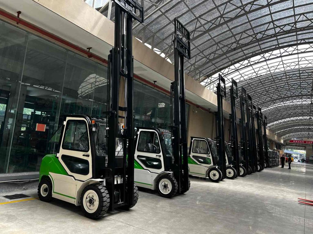 Electric Forklift Advancements Driving Modern Warehouse Efficiency